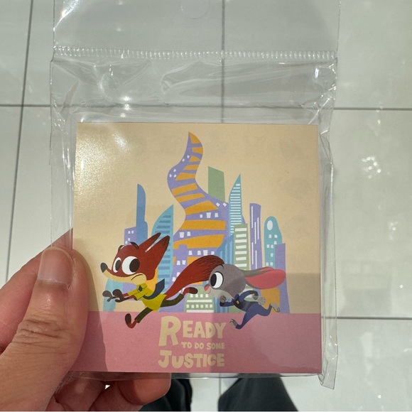 Zootopia Nick Wilde and Judy Hopps notepad NEW from Japan - Picture 2 of 2